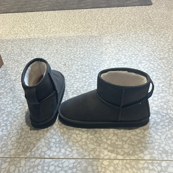 H&M Slip-on Suede Boots - Picture 2 of 6